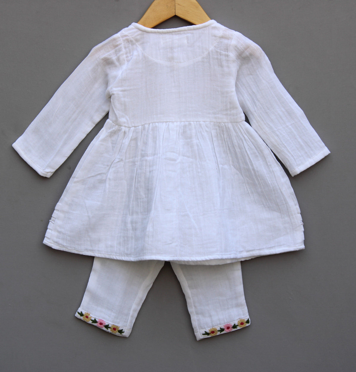 🌸 Baby Girls White Cotton Embroidered Co-Ord Set (Top & Pants)